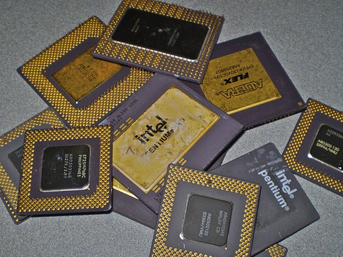 Куплю процессор б у. Керамические процессоры 286/386/486/Goldcap. Процессор Интел пентиум 1. Пентиум 486. Процессор Интел пентиум с золотом.